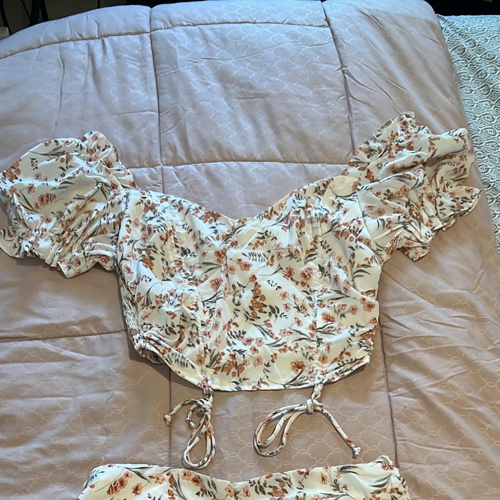 In the garden skirt set